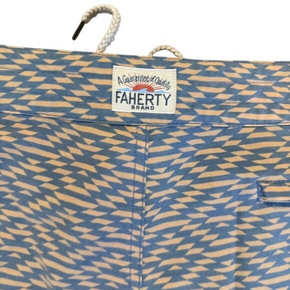 Faherty men’s Aztec print beach swim shorts size 38 - Picture 2 of 4